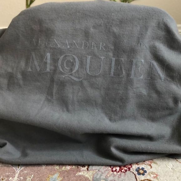 Alexander McQueen Novak Handbag - Picture 11 of 11